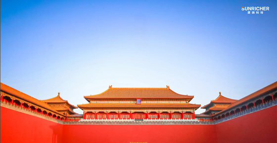 游紫禁城，探索智能灯光下的故宫